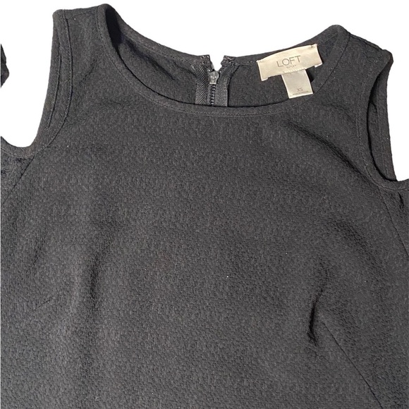 LOFT OUTLET COLD SHOULDER BLACK KNEE LENGTH DRESS SIZE XS - Picture 2 of 6
